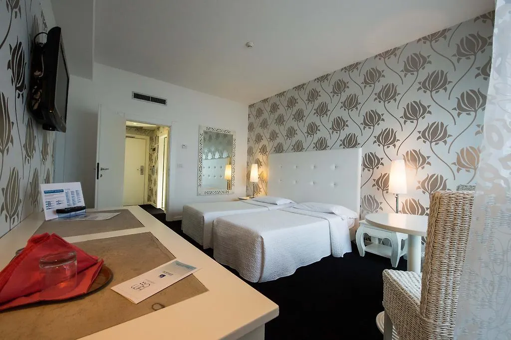 ****  Hotel Mediterraneo Riccione Italien