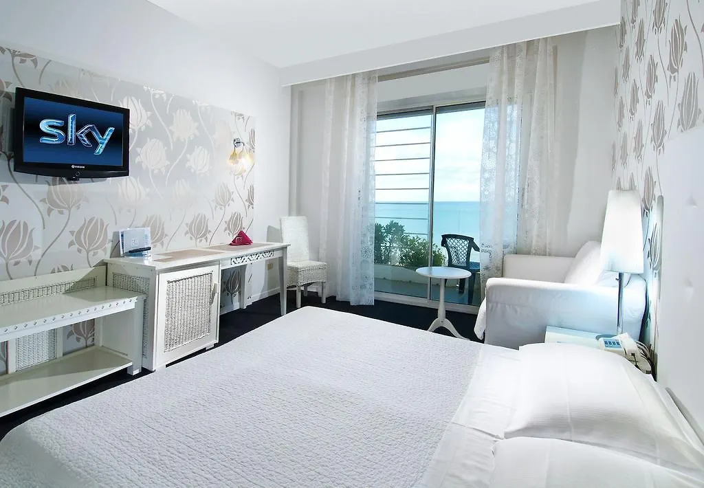 Hotel Mediterraneo Riccione 4*,