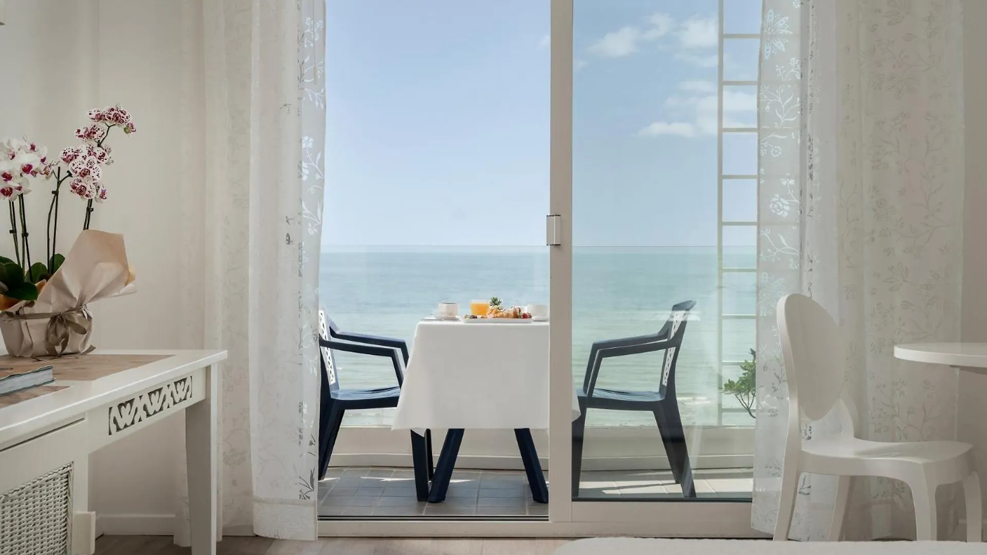 Hotel Mediterraneo Riccione 4*,